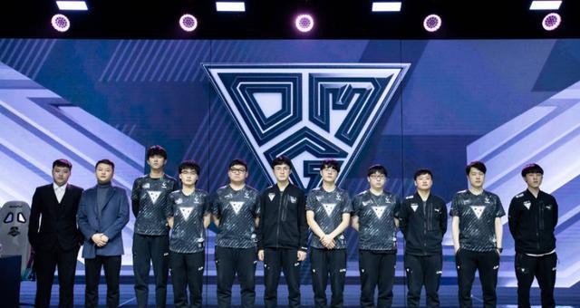 出现在场上 出现在场上